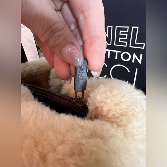 UGG Purse - Picture 7 of 17
